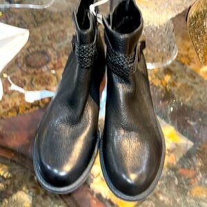 DAVID TATE MEN’s BOOTS (NWOT), really soft leather